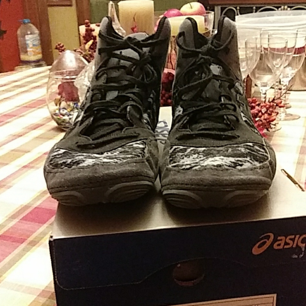 Asics wrestling shoes